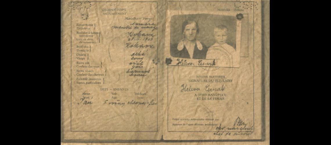 Pasaporte de madre e hijo eslovacos.