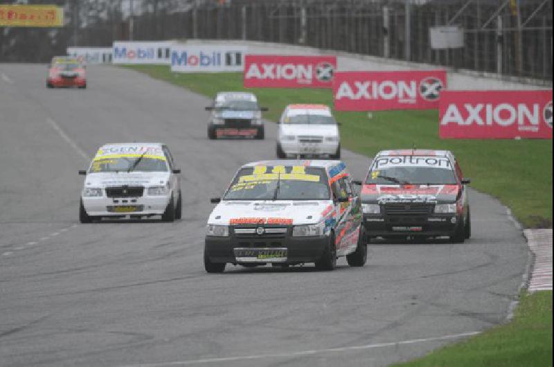 Daniel CrevatÃ­n estÃ¡ segundo en el campeonato de la Clase 1 del Turismo Pista.