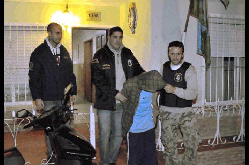 Detuvieron a un joven que había golpeado con un hierro en la cabeza a su ex pareja