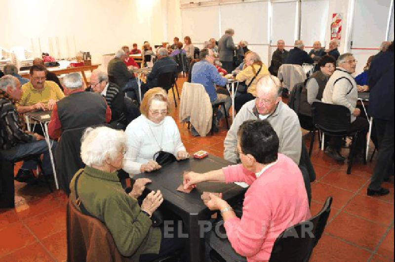 Durante el fin de semana hubo truco y escoba de 15 en el SalÃ³n Rivadavia. Se acerca el cierre de la etapa local en Adultos Mayores.