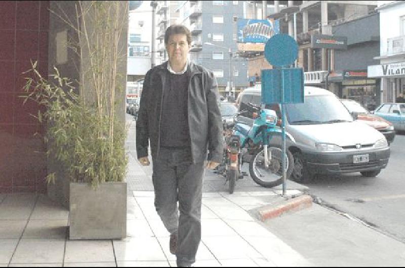 Eugenio Curatola en agosto del 2006, cuando llegÃ³ a OlavarrÃ­a para reunirse con inversores que querÃ­an recuperar su dinero y todavÃ­a no lo lograron. Archivo