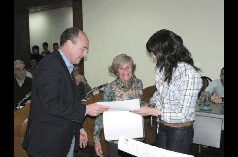 Catita Iriarte junto al intendente Fisher y a la concejal Juliana Doartero.