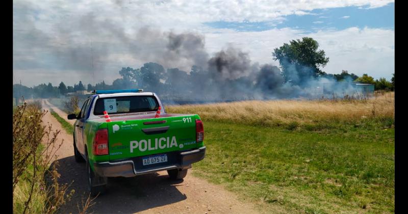 Incendio de pastos en barrio Nicolás Avellaneda