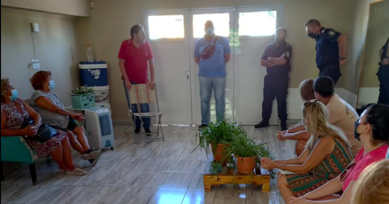 Durante el encuentro se trató la posibilidad decolocar cámaras de seguridad.