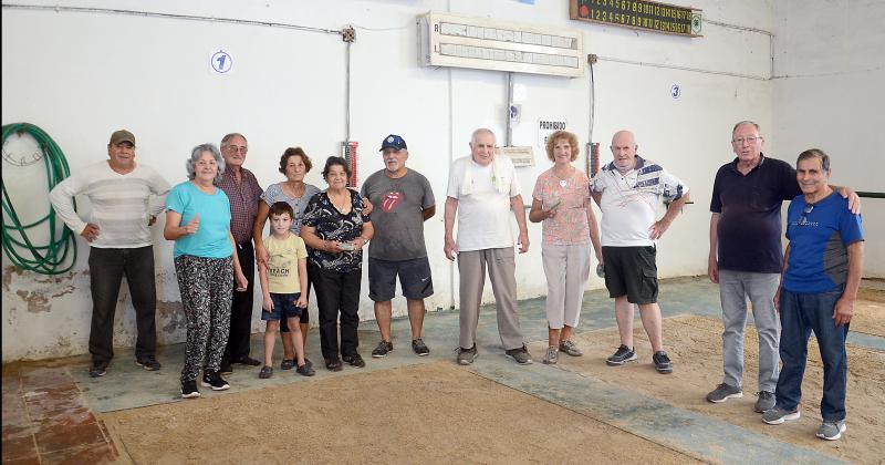 Con una cuota de 150 pesos, los socios pueden jugar en cualquiera de las tres canchas.
