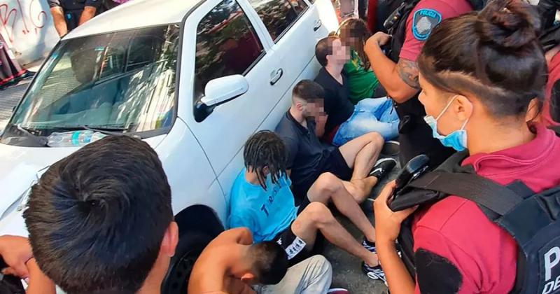 Los seis detenidos por la violación grupal a una chica de 20 años en el barrio porteño de Palermo.