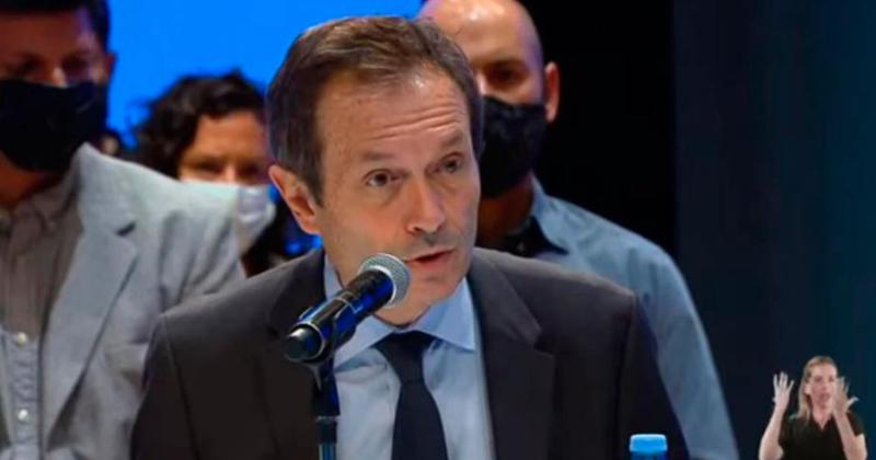 El Gobierno trabaja en un pacto para que las redes "dejen de intoxicar la democracia"