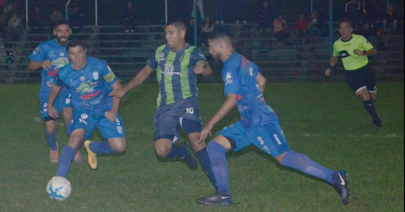 Ferro y Embajadores, los competidores locales en el torneo de la Federación.