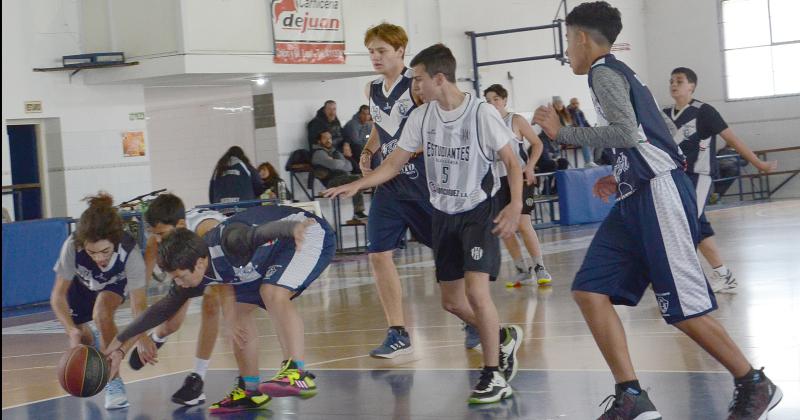 El Fortín recibió la visita de Estudiantes Blanco en cuatro categorías.