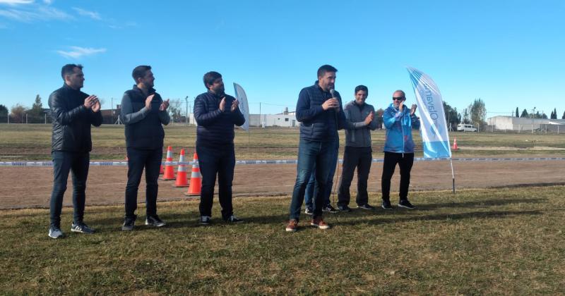 Comenzó el primer torneo de atletismo en la Pista Municipal