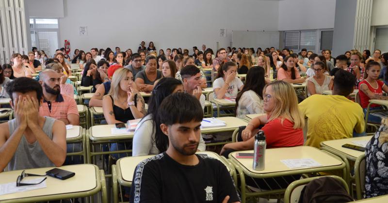 La Universidad, al centro del debate.