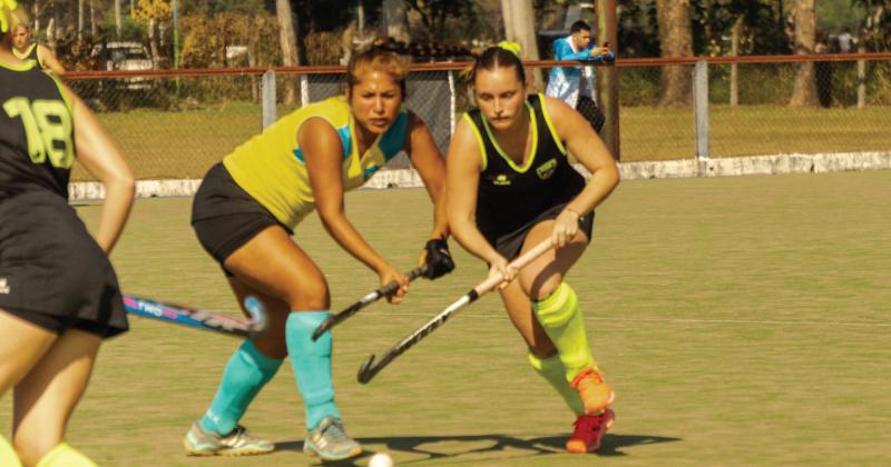 La jugadora de Estudiantes, en acción en el Argentino.