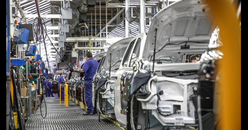 La actividad industrial aumentó un 9,5% interanual en abril