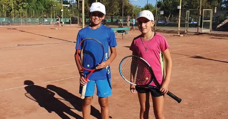 Los pequeños jugadores de Estudiantes, ante otro desafio.