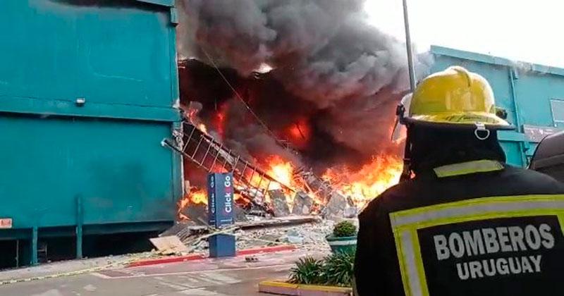 Impresionante incendio en un shopping de Punta del Este, colapsó el techo