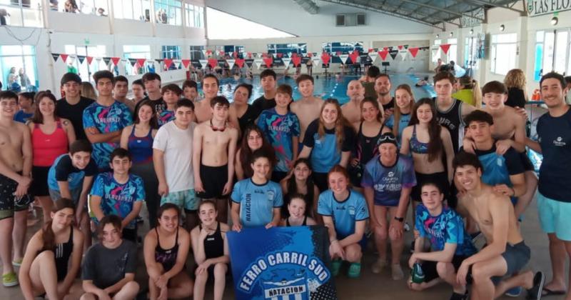 Natación, con un nutrido grupo.