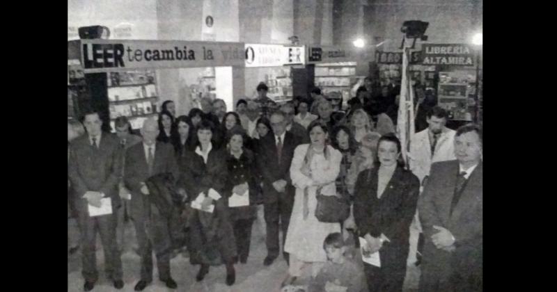 Teniendo como sede el salón de la Unión Ferroviaria (en Pringles 3273), se iniciaba la VII edición de la muestra Libros en Olavarría.