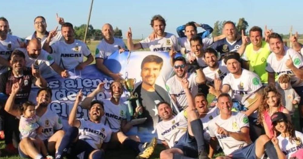 El torneo de Colonias y Cerros tuvo festejos. Racing lo hizo en +35.