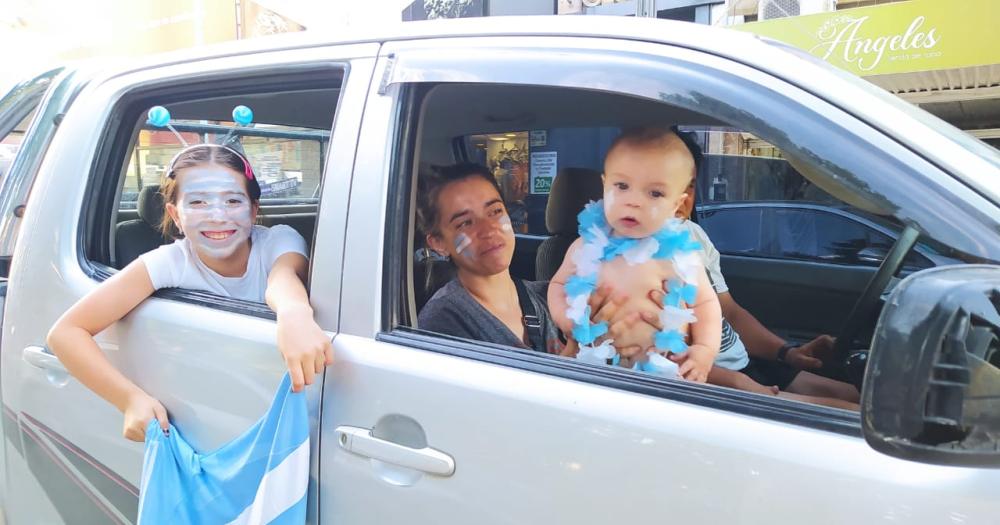 Messi frotó la lámpara, la Selección Argentina respiró, y la gente salió a festejar