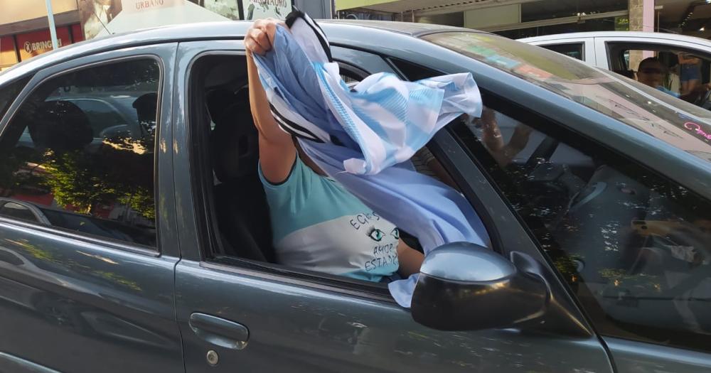 Messi frotó la lámpara, la Selección Argentina respiró, y la gente salió a festejar