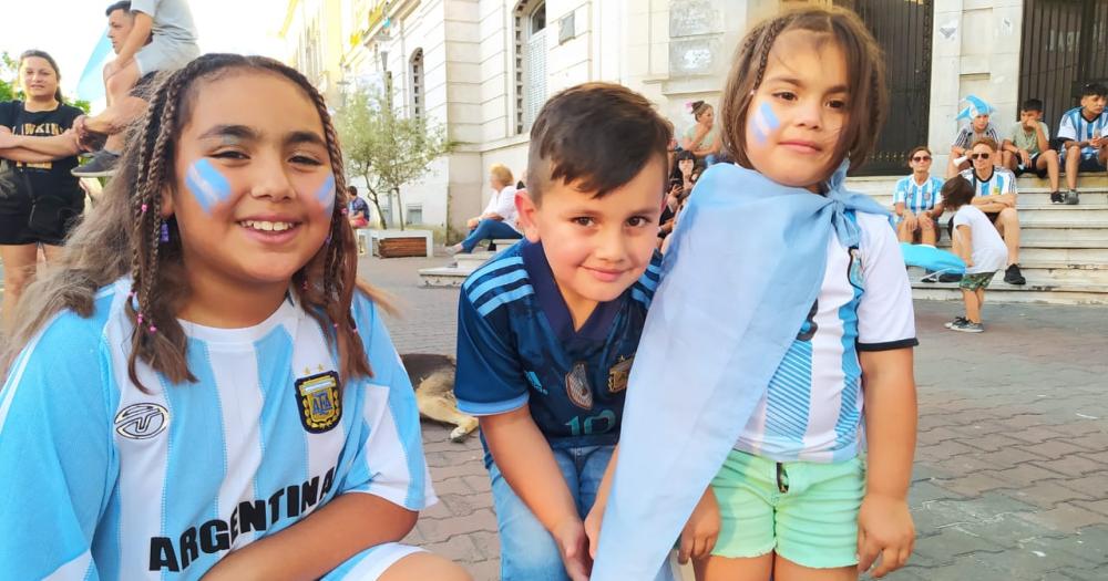 Messi frotó la lámpara, la Selección Argentina respiró, y la gente salió a festejar