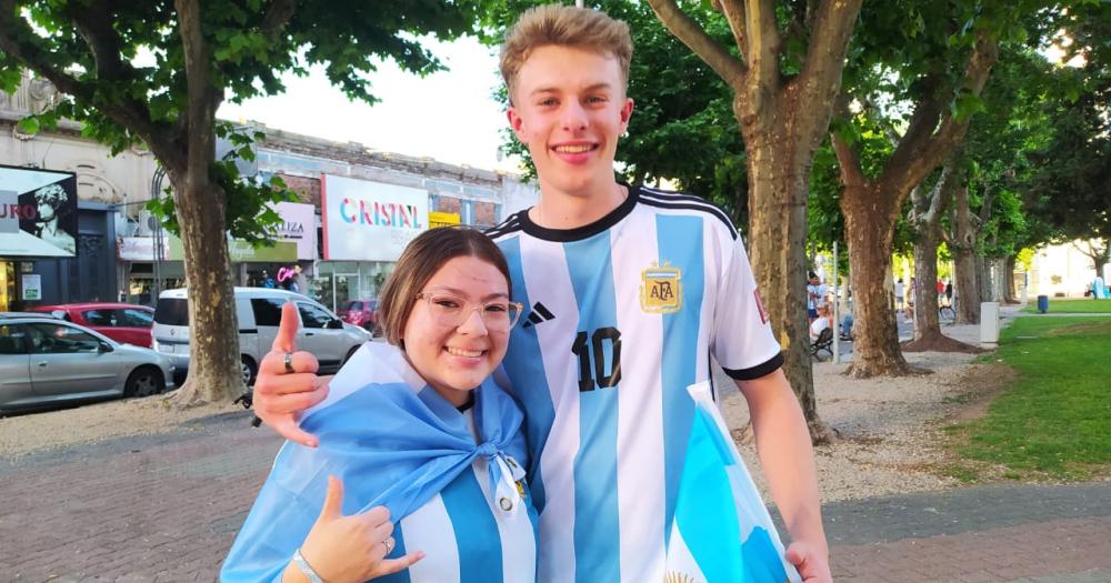 Messi frotó la lámpara, la Selección Argentina respiró, y la gente salió a festejar