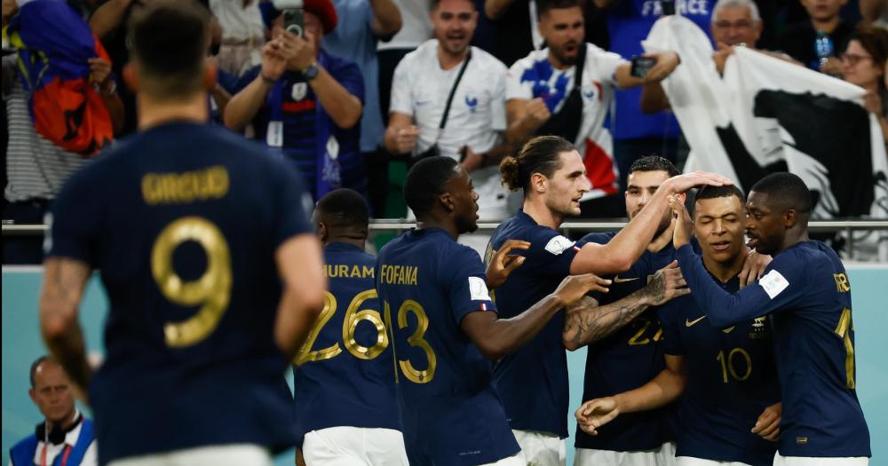 Con Mbappé como figura, Francia pasó a Cuartos