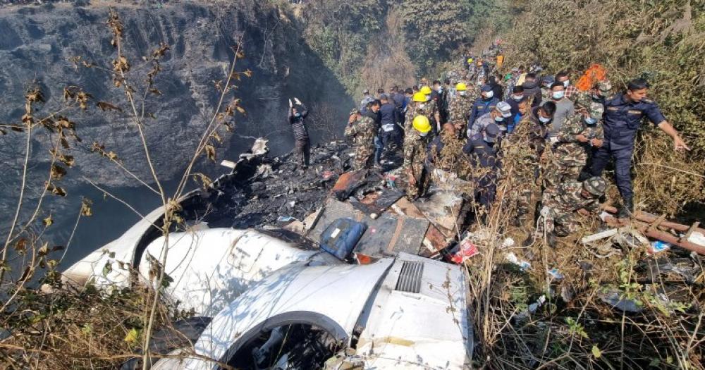 Al menos 68 muertos al estrellarse un avión en Nepal: viajaba una argentina