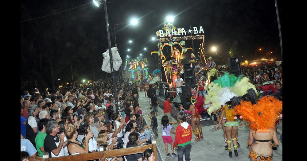En el Corsódromo del Parque Eva Perón finalizaban los Corsos Oficiales 2013.