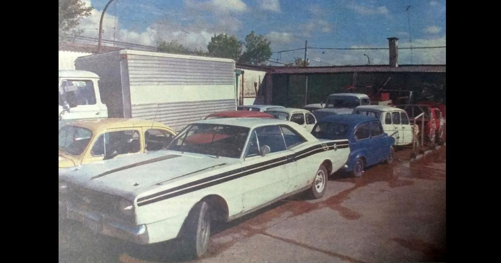 En 1998, gran cantidad de automóviles, camiones y motocicletas se encontraban secuestrados en el Corralón Municipal, tras operativos de tránsito.