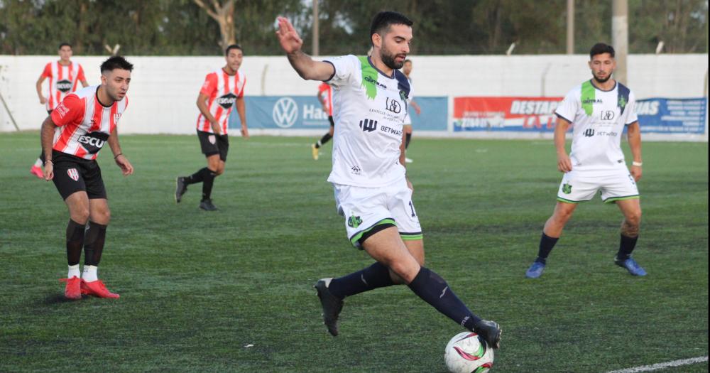 Embajadores se impuso como local ante Porteño.
