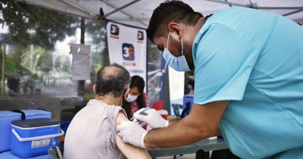 La OMS dejó de recomendar la aplicación del refuerzo anticovid a personas que no pertenecen a grupos de riesgo