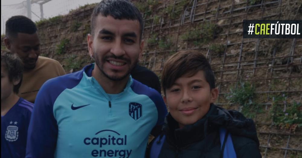 Los jugadores de Estudiantes, junto a tres Campeones del Mundo
