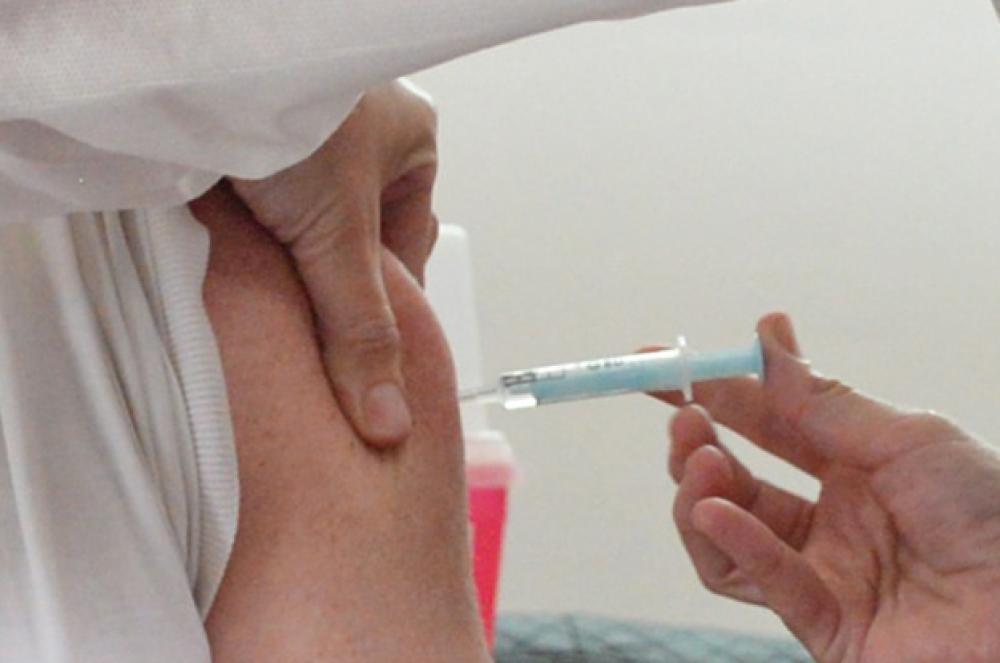 Campaña de vacunación antigripal 2024 para afiliados PAMI en farmacias de Olavarría