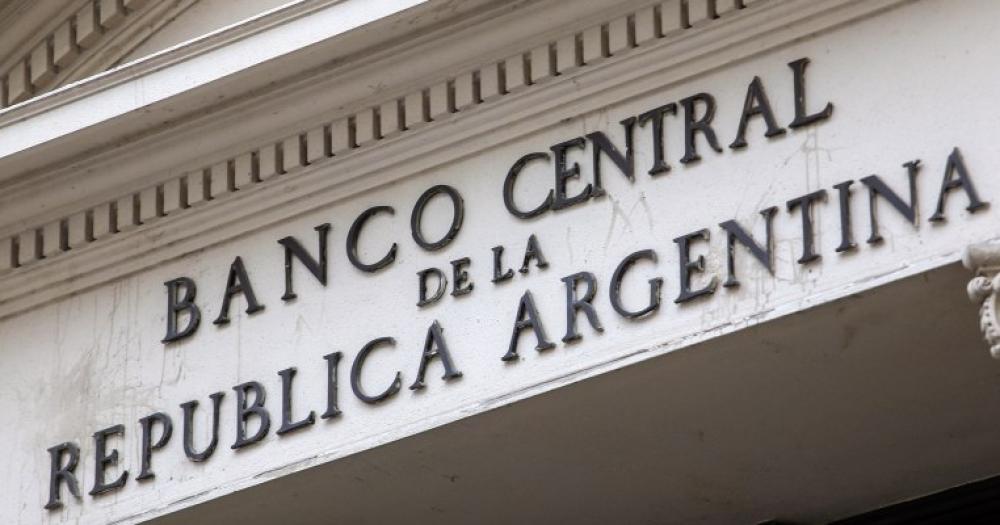 El Banco Central subirá la tasa de interés para controlar el dólar