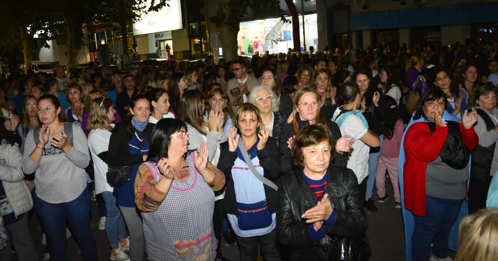 Centenares de docentes autoconvocados marcharon contra "el destrato y las falsas denuncias"