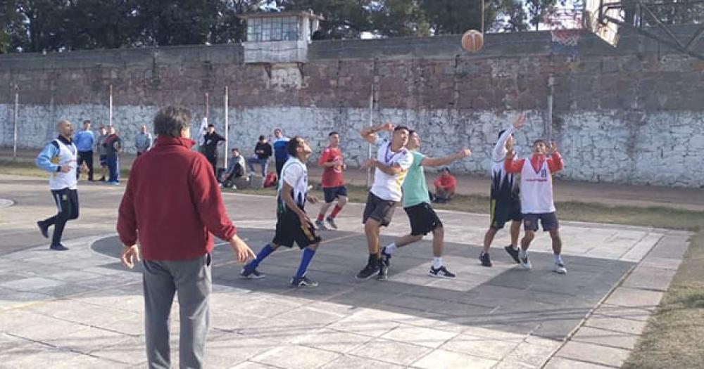 Se realizó un encuentro de básquet en la Unidad N° 2