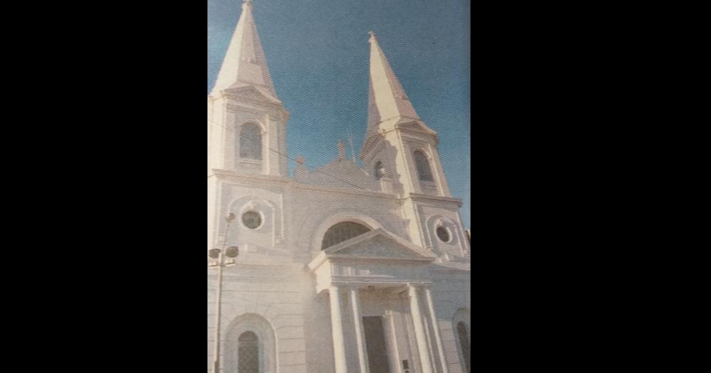 1998. Se celebraba el centenario de las torres de la parroquia San José de la ciudad de Olavarría.