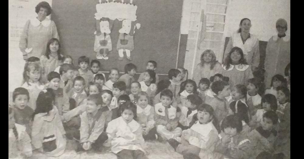 1998. El Jardín de Infantes Nº 913, ubicado en el barrio Obrero, celebraba el 25 aniversario de su inicio de actividades.