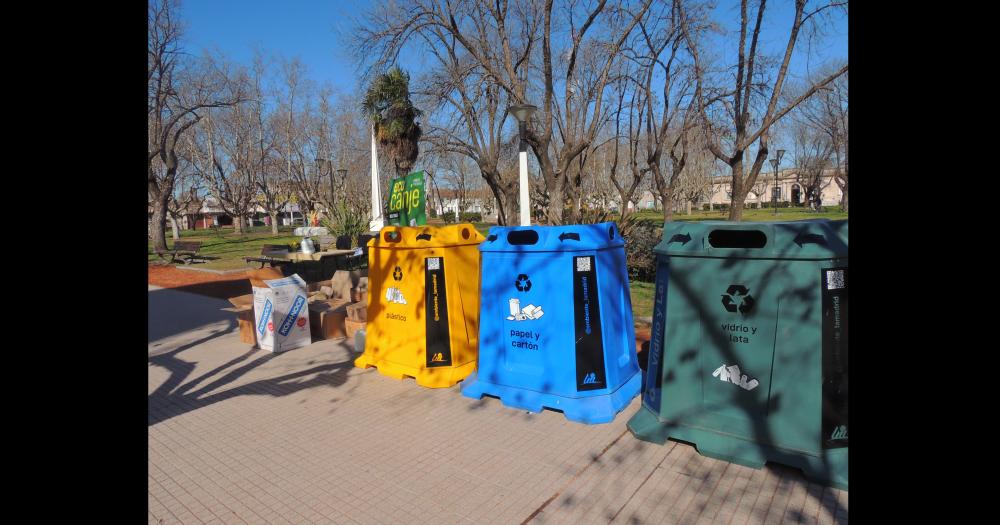 Continúa la instalación de Puntos Limpio en La Madrid