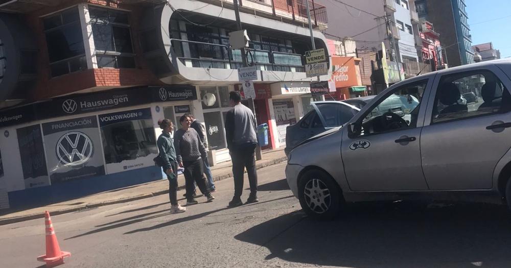 Dos mujeres fueron trasladadas al hospital por un accidente