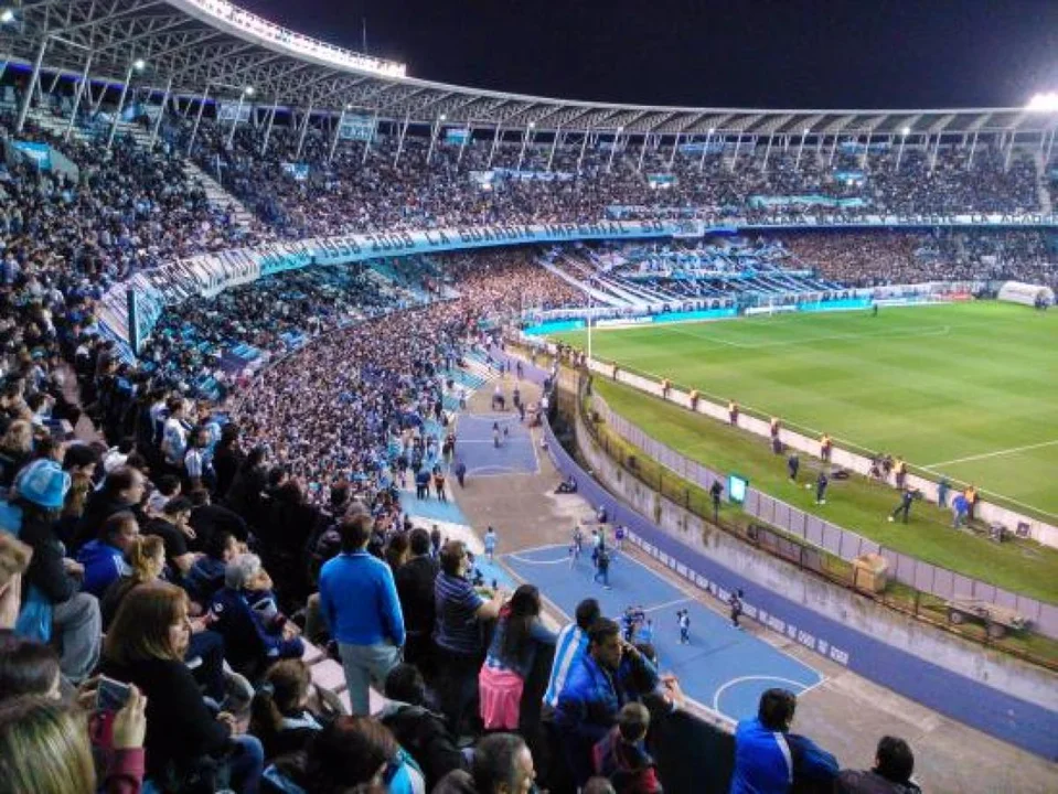 RACING Y BOCA JUGARÁN EN MEDIO DE UN FUERTE OPERATIVO POLICIAL