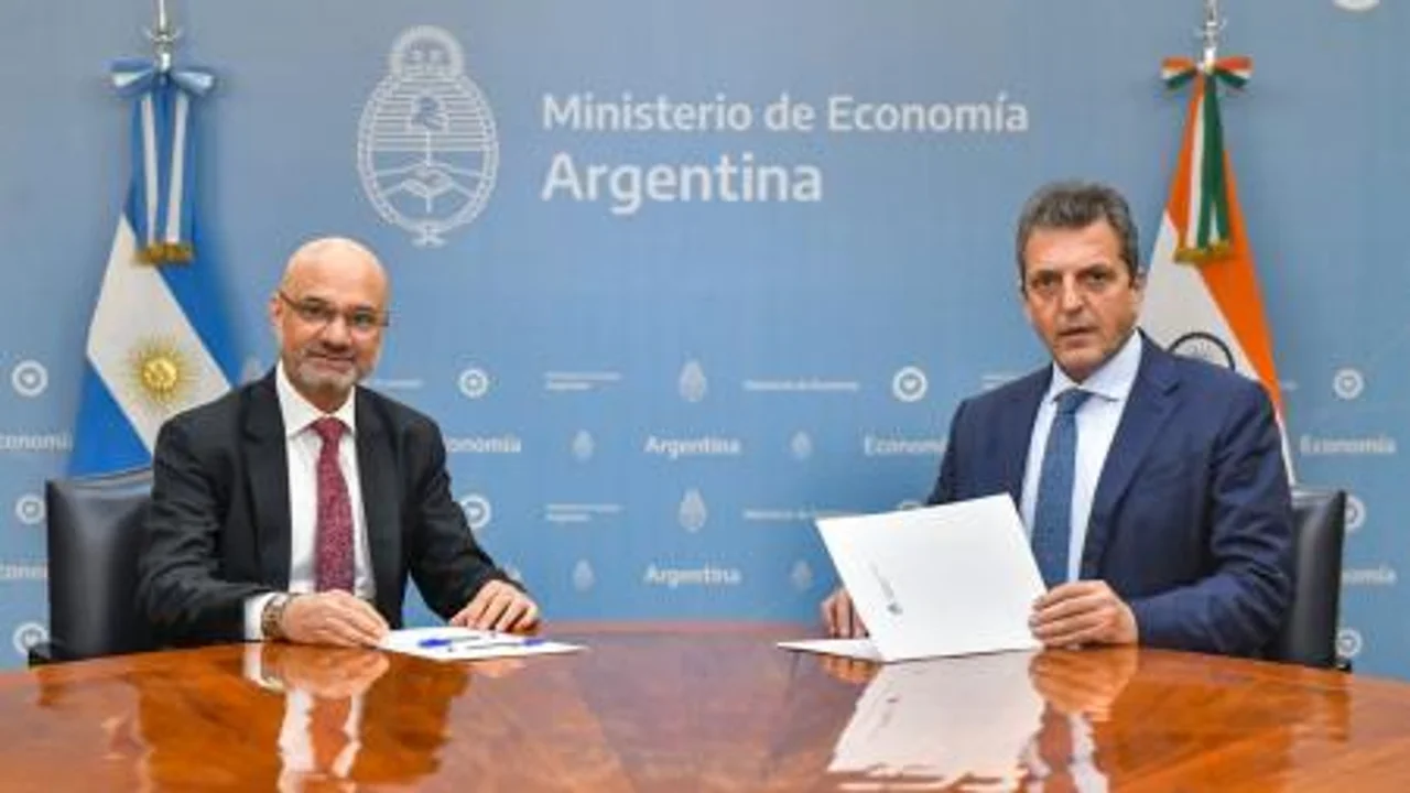Reunión entre el ministro de Economía argentino y el embajador de la India para fortalecer la agenda económica y comercial
