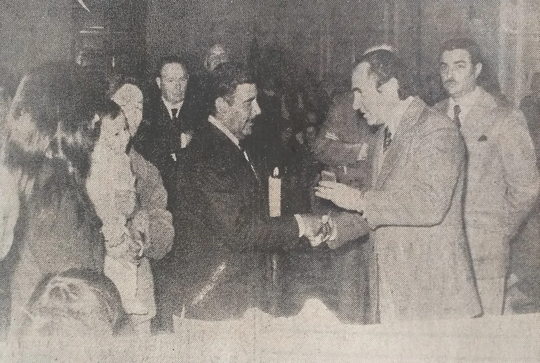 1973. Era bautizado Marcos Alejandro Galván, séptimo hijo varón de María Esther Castro y Miguel Galván. Por ese motivo era apadrinado por el presidente de la Nación, Raúl Lastiri, representado en la ceremonia por el intendente Raúl Pastor.
