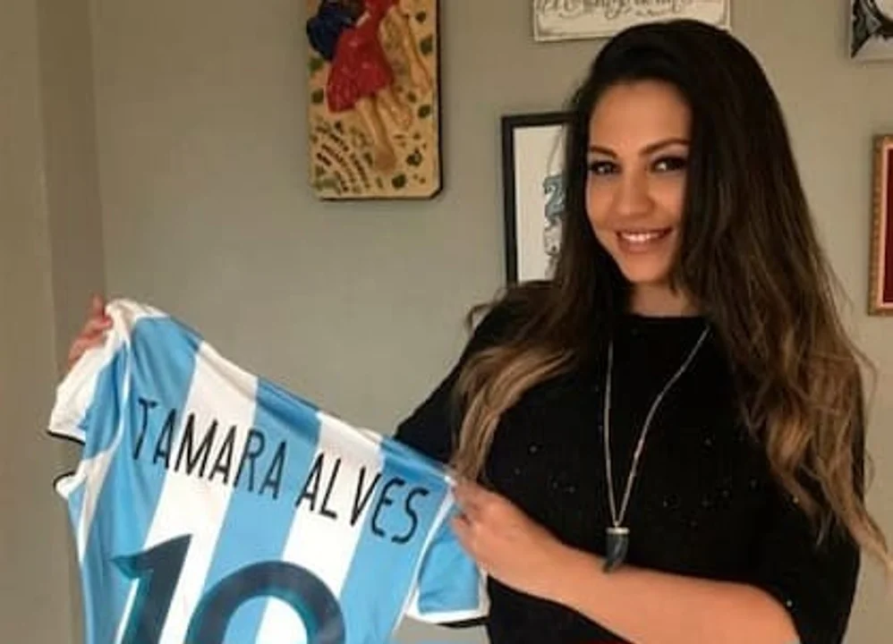 LA MUJER QUE PASÓ DEL TEATRO Y LA TV A REPRESENTAR JUGADORES