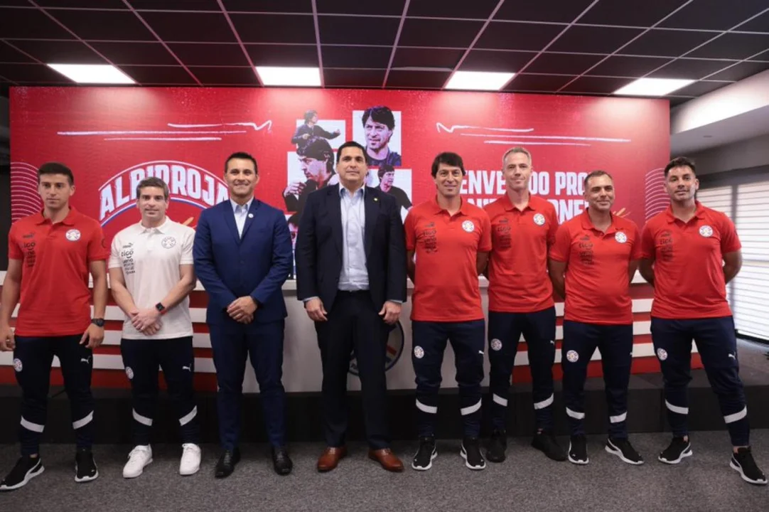 Daniel Garnero en la presentación oficial como entrenador Paraguayo
