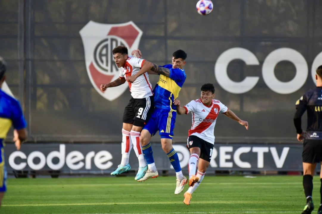 LOS PIBES, A MANO: RIVER Y BOCA EMPATARON EN EL SUPERCLÁSICO DE RESERVA