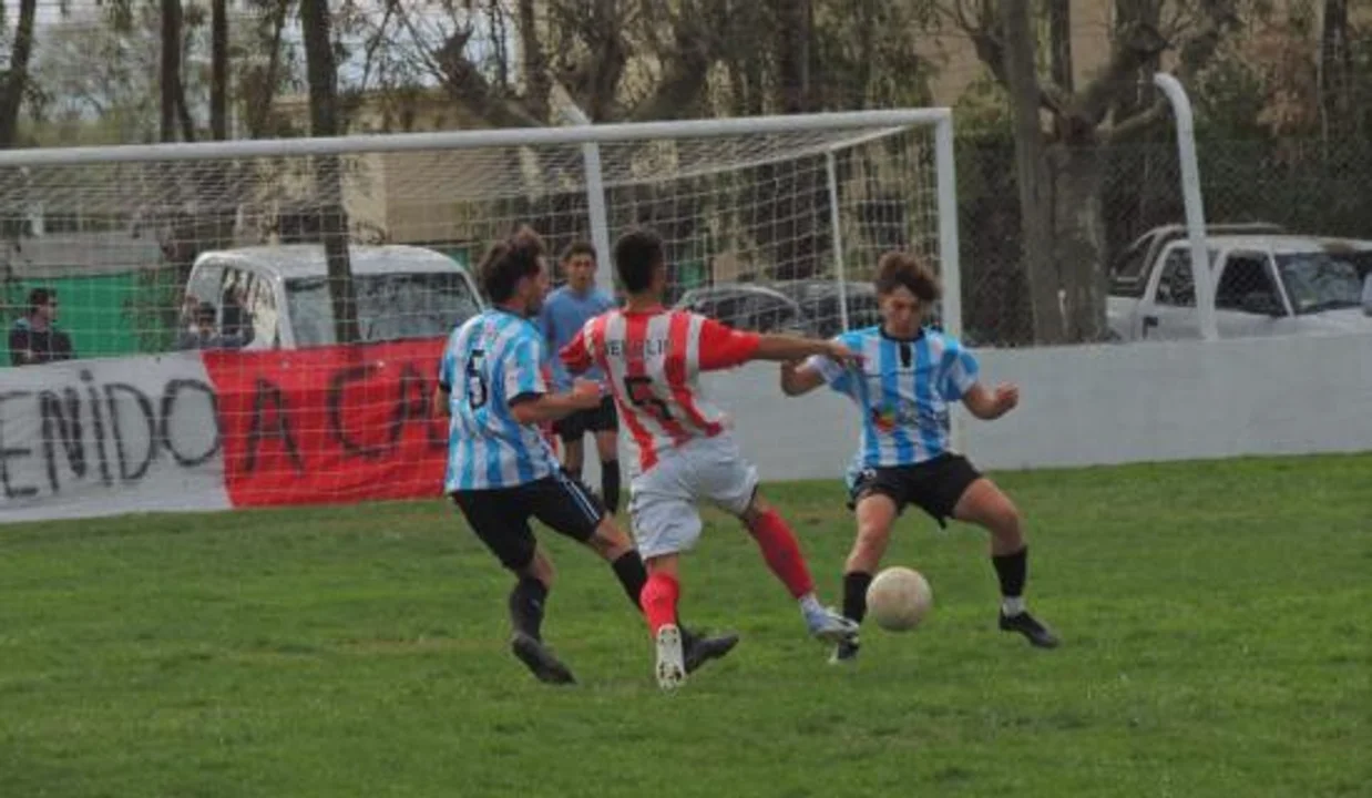 Entre el Luto y la Gloria: Cinco Momentos Clave del Fútbol en Olavarría