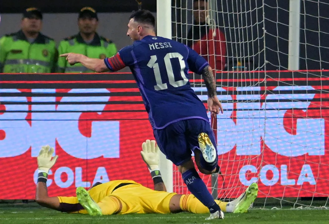DE LA SCALONETA A LA VIOLETA MECÁNICA: ARGENTINA, "INMESSIONANTE"