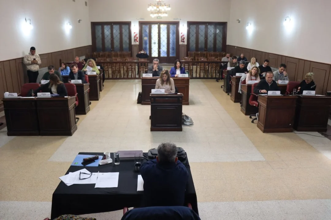 Concejo Deliberante: Aprobada licencia del Intendente y reemplazo por concejal Juan Mujica
